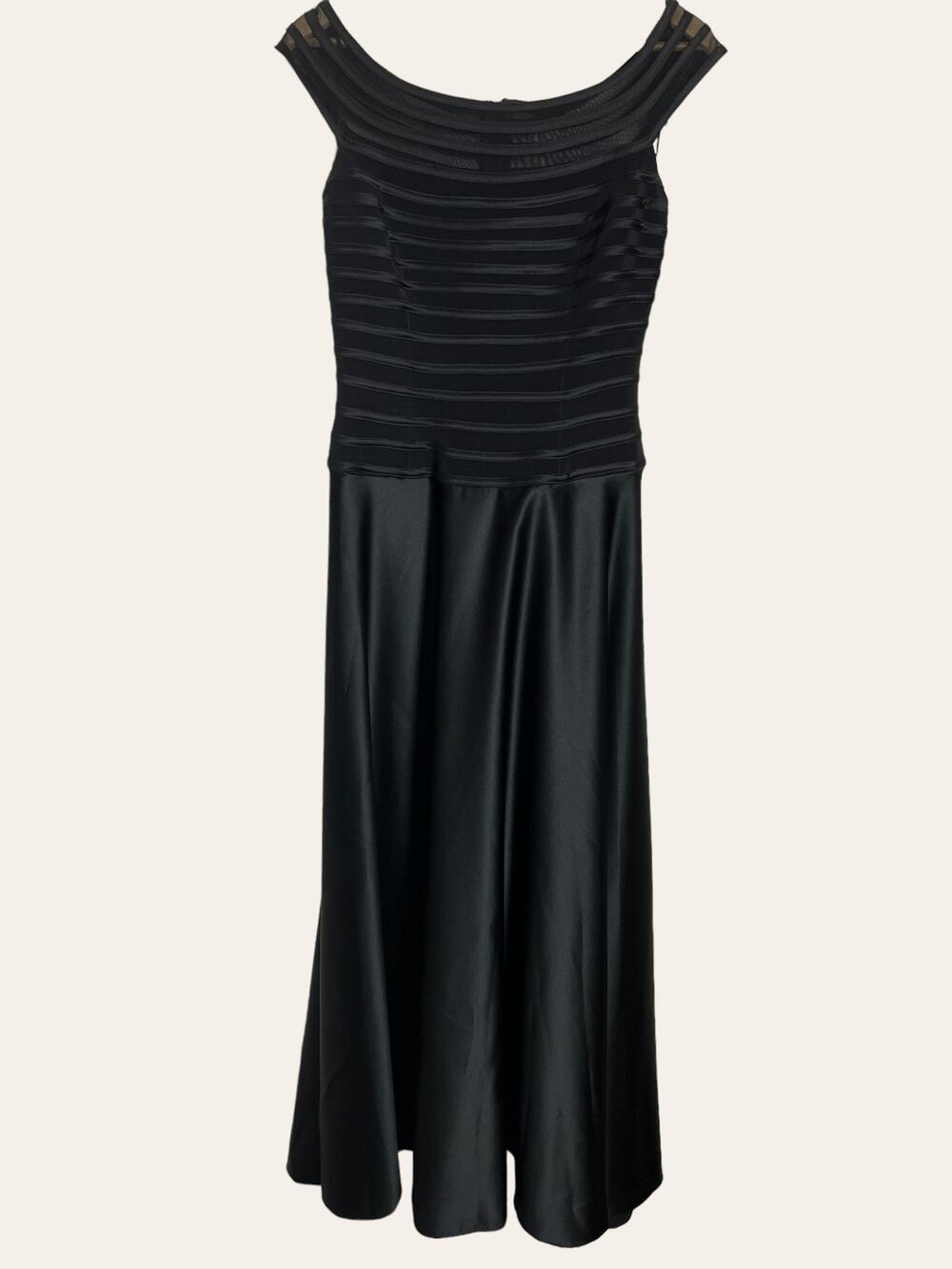 JS Collections Black Off-The-Shoulder A-Line Formal Maxi Gown Size 6